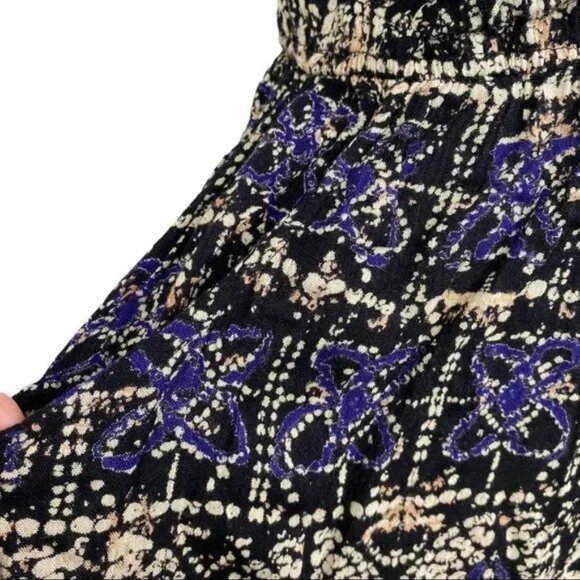 ANGIE BLACK PATTERNED DEEP V-NECK ONE-PIECE SHORTS ROMPER MEDIUM-EUC - Picture 4 of 6